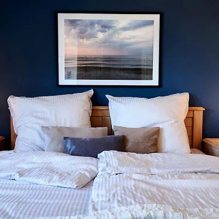 Friedenstr_43 Whg_6 Wellenlaeufer Lägenhet